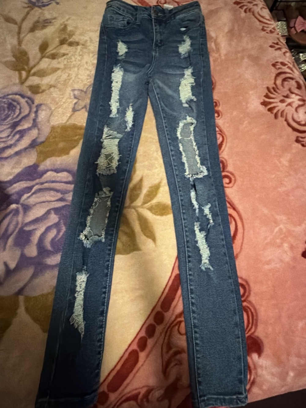Blue Distressed Skinny Women’s Jeans they are all size small -EACH ONE $13